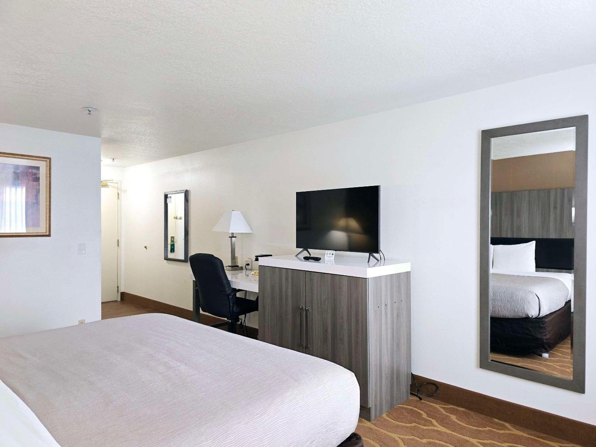 Quality Inn & Suites Longview Kelso מראה חיצוני תמונה